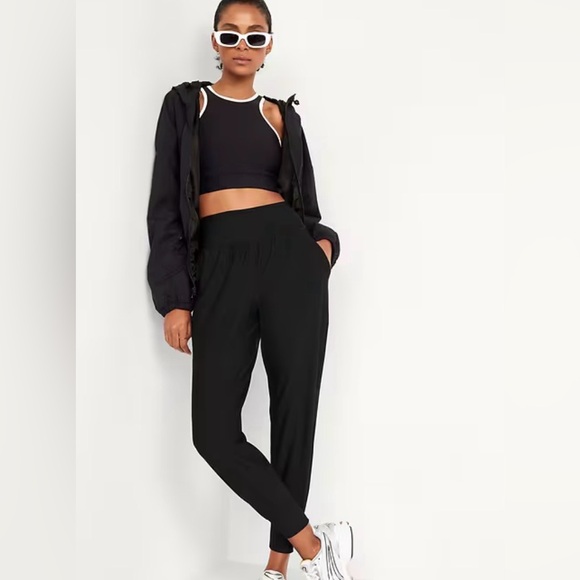 Women’s - Old Navy - Active Black Powersoft Leggings/Joggers - Size XL - Picture 4 of 13